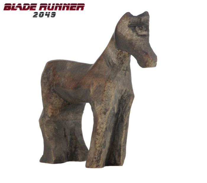 20171016toy-wooden-horse-blade-runner-2049-prop-replica-05